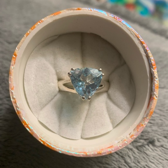 3 ct genuine sterling silver blue topaz ring - Picture 2 of 6